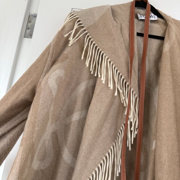 Loewe Cape Blanket Shawl Fringe In Neutral Cashmere Wool With Belt Sz 36 - Picture 8 of 12